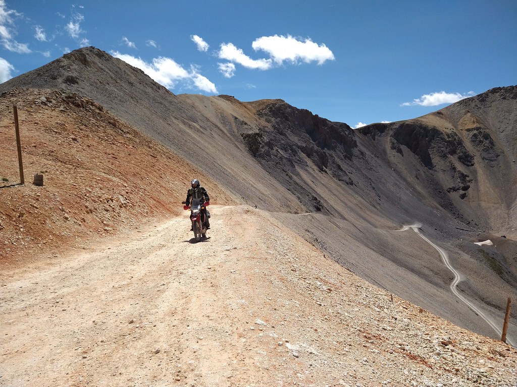 Panoramic mountain viewpoints
